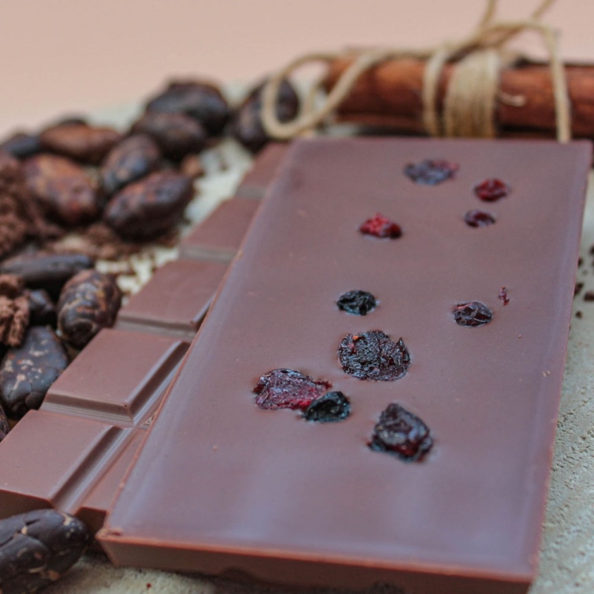 Шоколад гурме молочный 53% с базиликом, черникой, брусникой и клюквой, без ГМО, натуральный фото 9